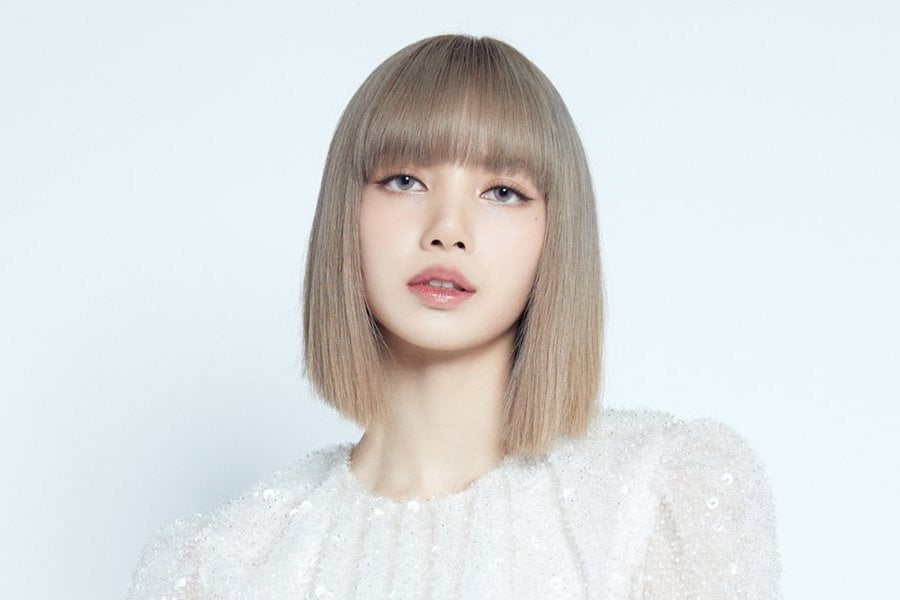 LISA  — (BLACKPINK)