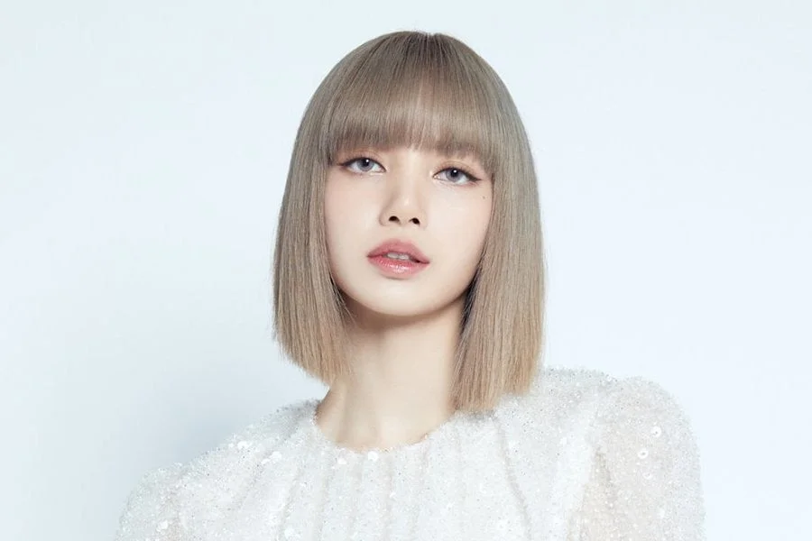 LISA  — (BLACKPINK)