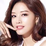 Former Rainbow member Jaekyung