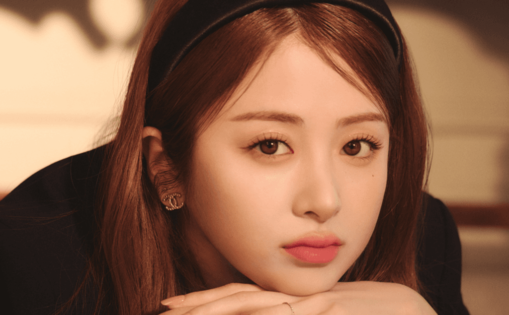 Yunjin (LE SSERAFIM)