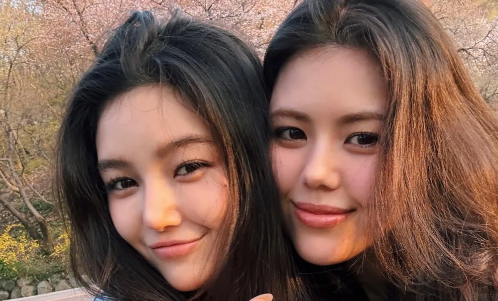 Danielle & sister Olivia Marsh