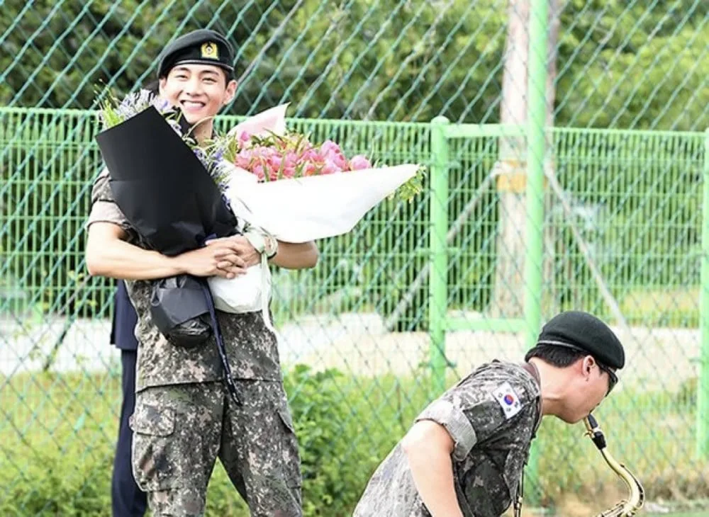 bts rm et v