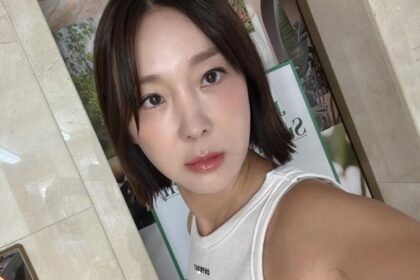 Lee Ji Hye Sharp