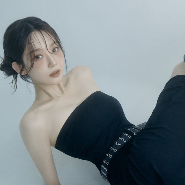 Singer Kang Min Kyung