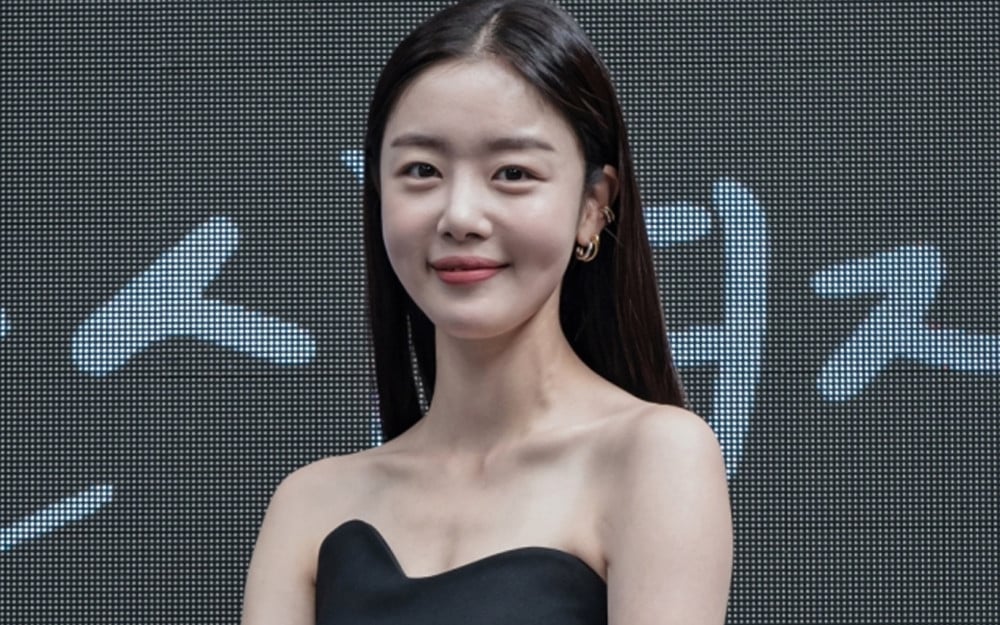 Discord rumors among former SECRET members escalate as Han Sun Hwa skips  out on Song Ji Eun's wedding and disables social media comments | allkpop