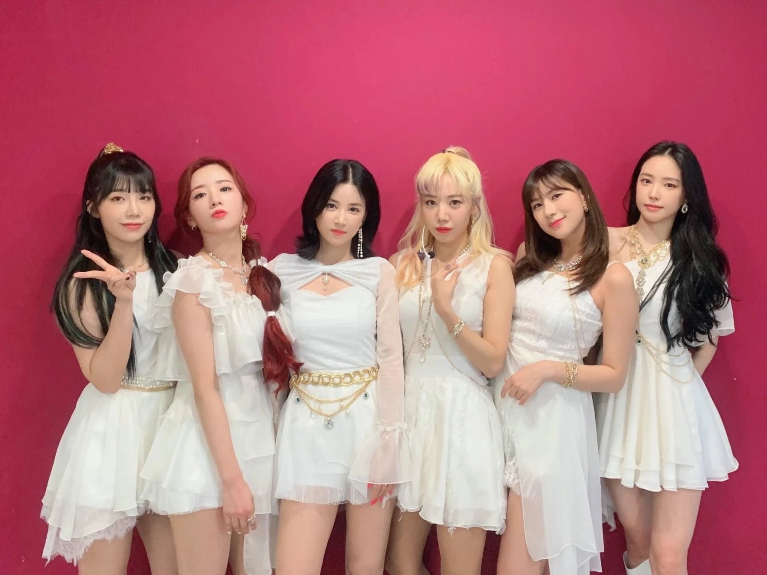 🇰🇷 Buy APINK albums and merch online at Seoul-Mate