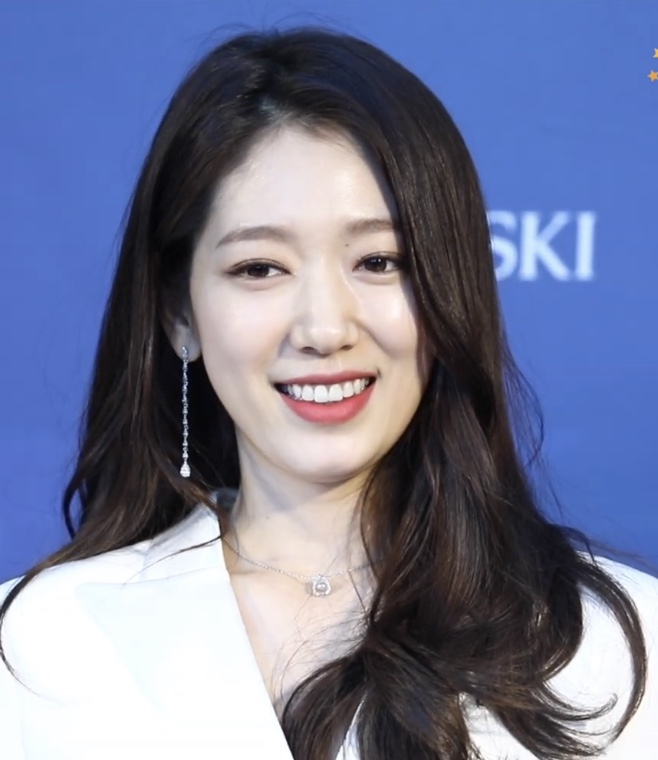 PARK SHIN HYE : Elle deviendra maman après son mariage – KSTATION TV